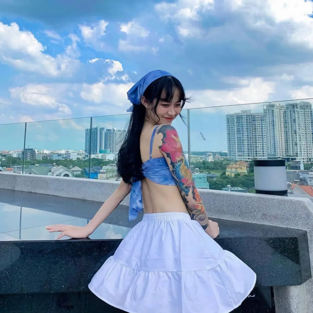 血色日中